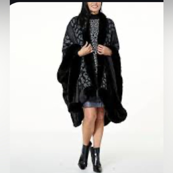 Black and Gray Faux Animal Print Faux Fur Wrap - Picture 2 of 2